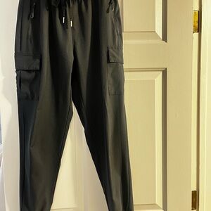 Women’s light weight Black Cargo Jogger Pants - Brand: Willie